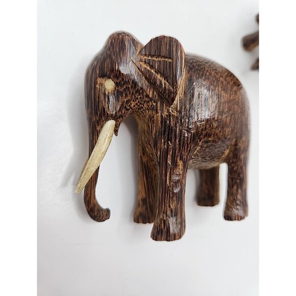 Hand Carved Wood Elephant Set Of 2 Vintage Safari Collectible Figurines 3" - Picture 6 of 8